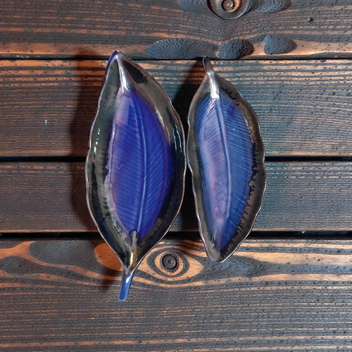 Shreehaar Blue Leaf Ceramic Dish Set of 2 – Deep Blue Glaze Leaf Shaped Ceramic Dishes for Snacks Dips and Home Decor India